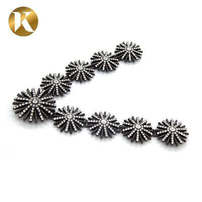 Custom V Shape Decorative Shoe Clips 110mm*95mm Zinc Alloy Material supplier