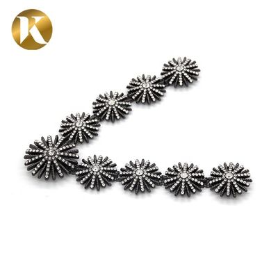 Custom V Shape Decorative Shoe Clips 110mm*95mm Zinc Alloy Material supplier